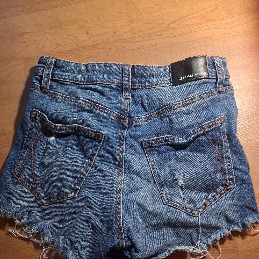 Kendall-kylie Women's Navy Shorts